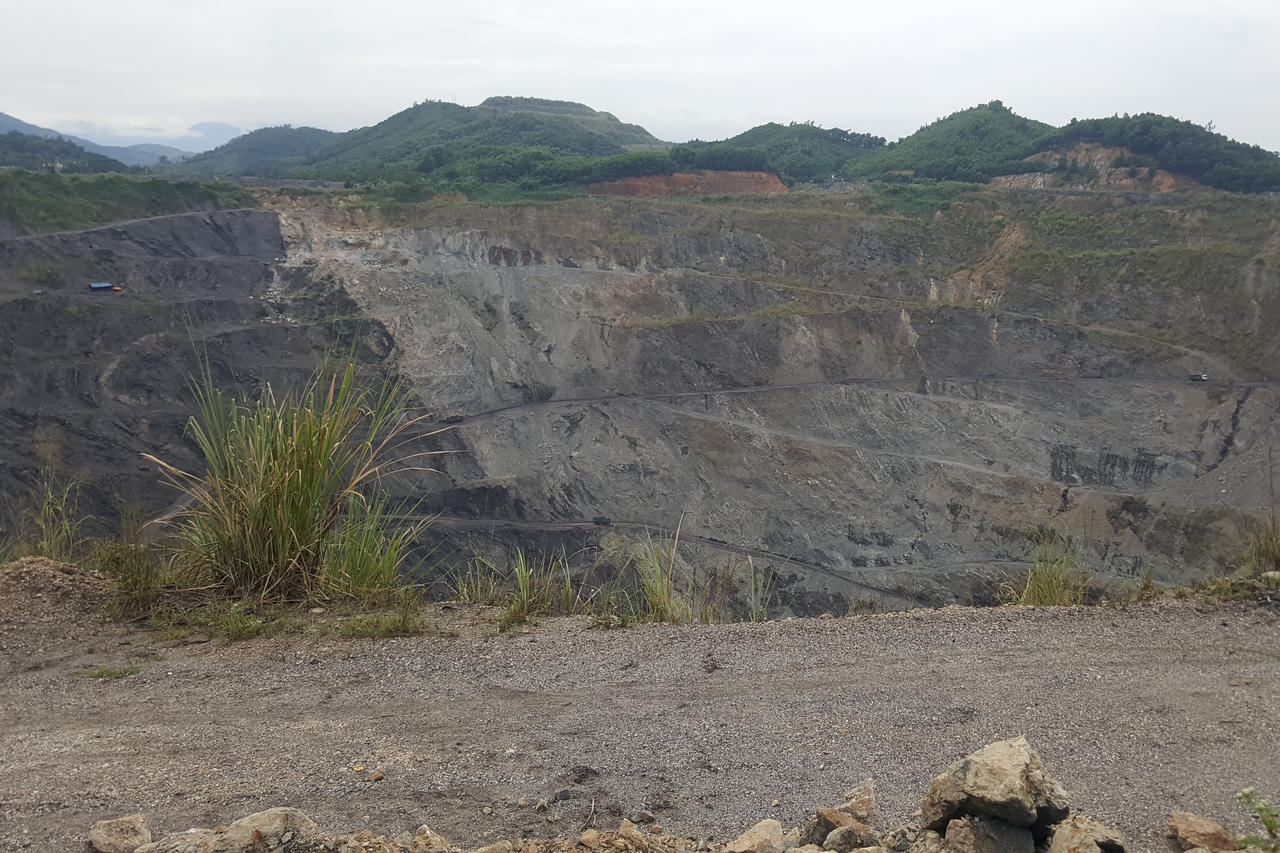 Công ty mỏ than Phấn Mễ khai thác than trái phép và uẩn khúc “Con voi chui lọt lỗ kim”