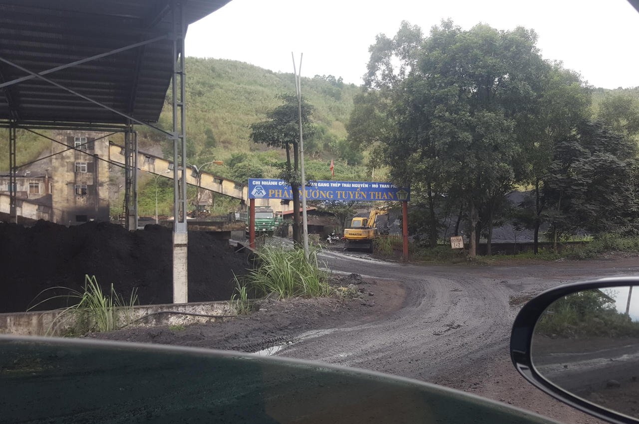 Công ty mỏ than Phấn Mễ khai thác than trái phép và uẩn khúc “Con voi chui lọt lỗ kim”