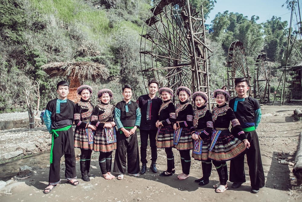 Rộn ràng sắc xuân Tây Bắc với MV mới nhất của Hồ Quang Hiếu