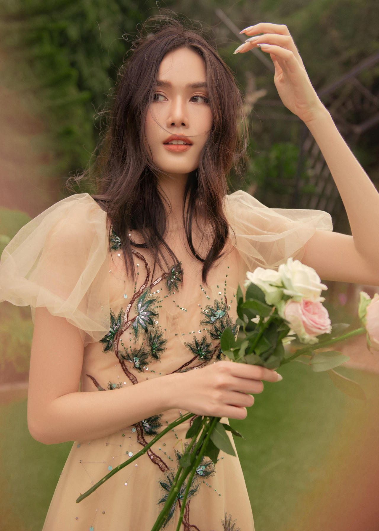 Á hậu Phương Anh đẹp mơ màng đón tuổi mới