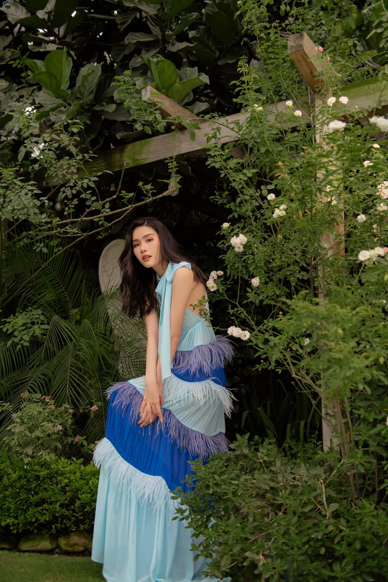 Á hậu Phương Anh đẹp mơ màng đón tuổi mới