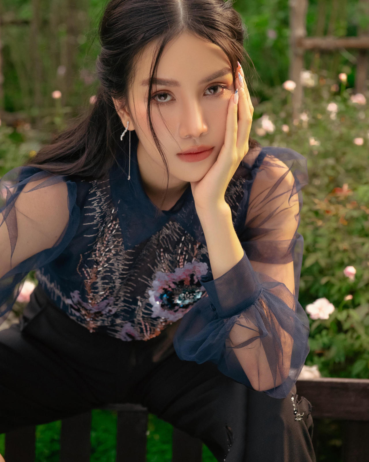 Á hậu Phương Anh đẹp mơ màng đón tuổi mới