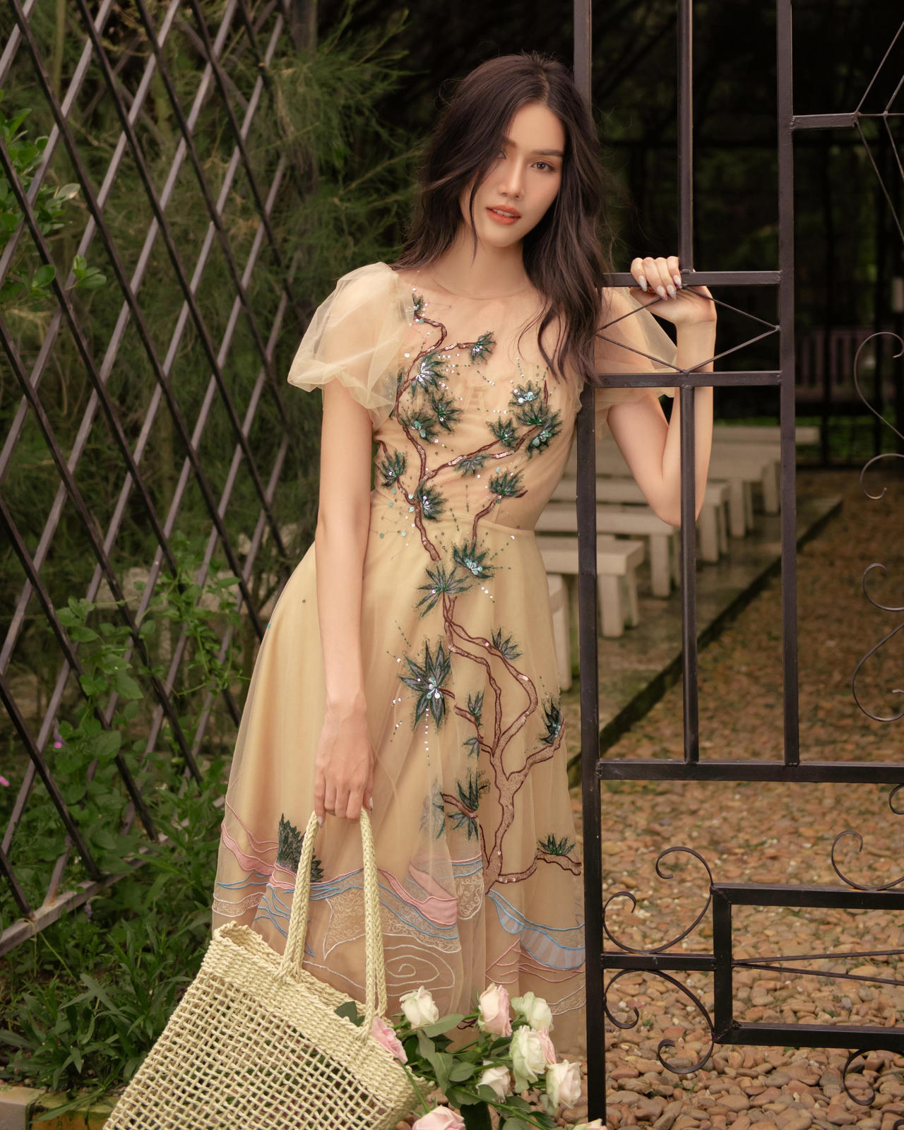 Á hậu Phương Anh đẹp mơ màng đón tuổi mới