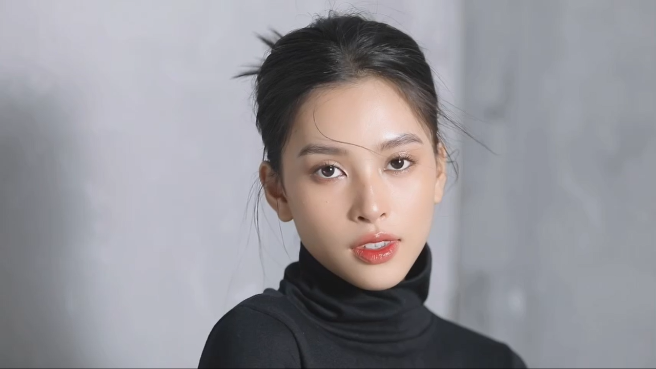 Chán sexy, Hoa hậu Tiểu Vy trở lại với hình ảnh trong veo