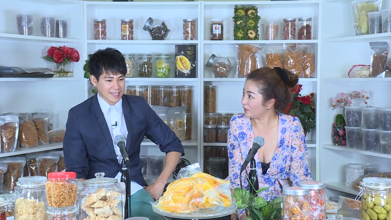 Phùng Ngọc Huy bán hàng online mưu sinh tại Mỹ, mong từng ngày đoàn tụ với con gái