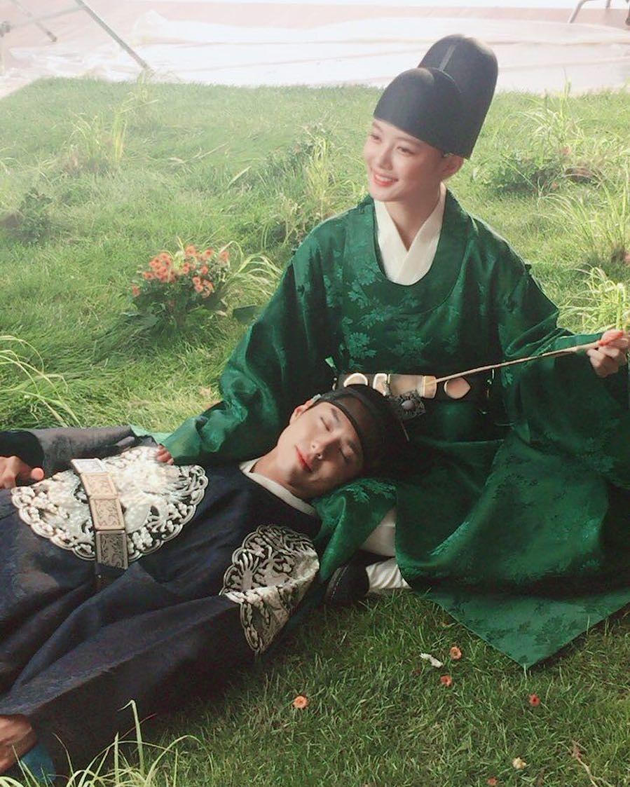 'Em gái quốc dân' Kim Yoo Jung giàu cỡ nào?