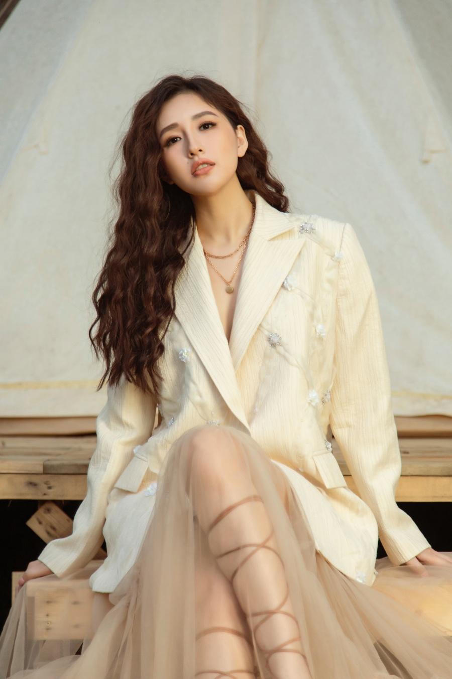 Mai Phương Thuý ngồi 'ghế nóng' tìm người kế nhiệm cho Lương Thuỳ Linh