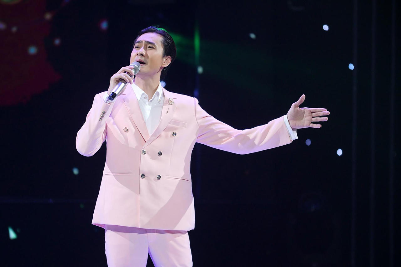 Nam ca sĩ từng 'sống trong địa ngục' vì 'scandal khoe nhà trăm tỷ'