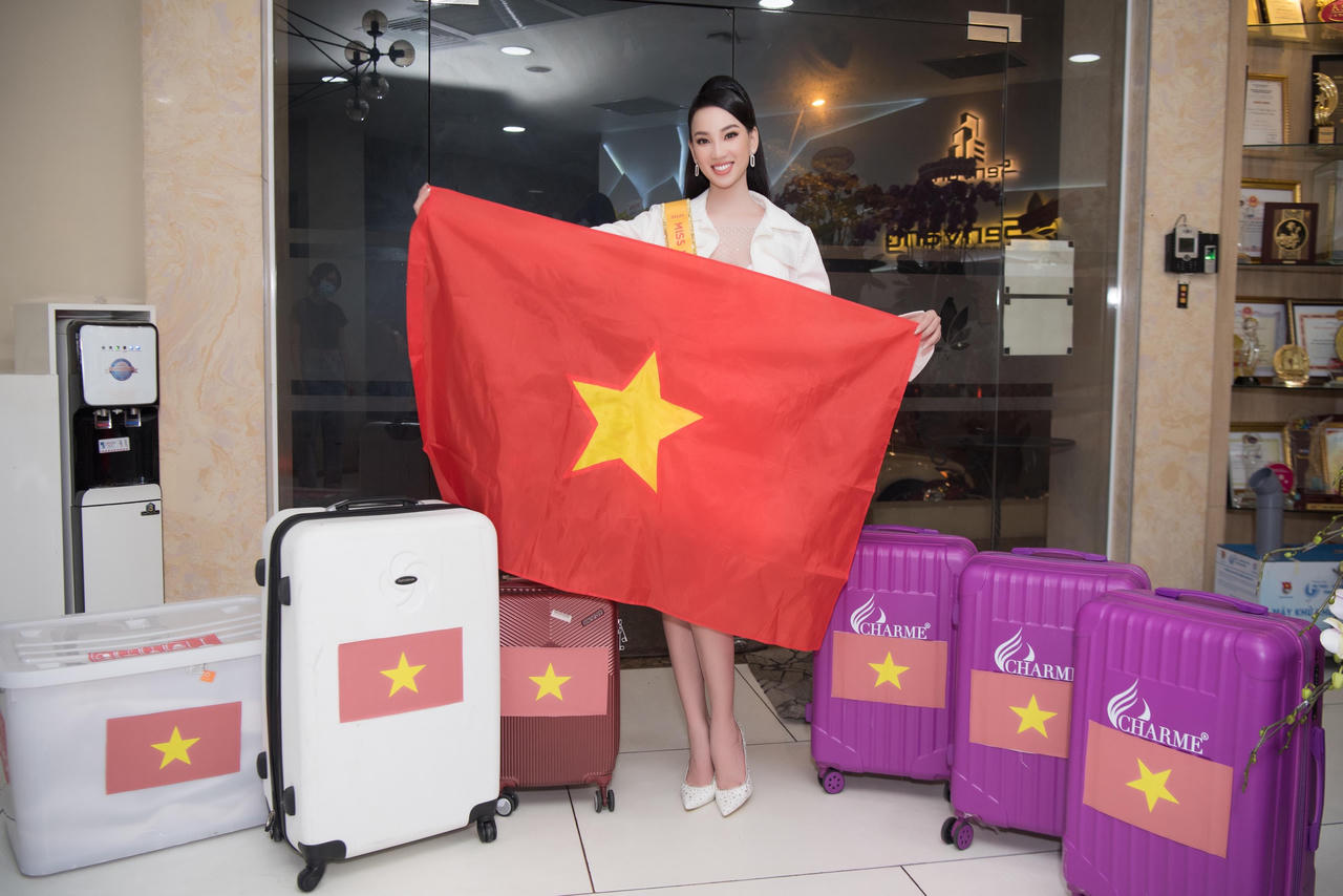 Ái Nhi rạng rỡ lên đường sang Ai Cập dự thi Miss Intercontinental