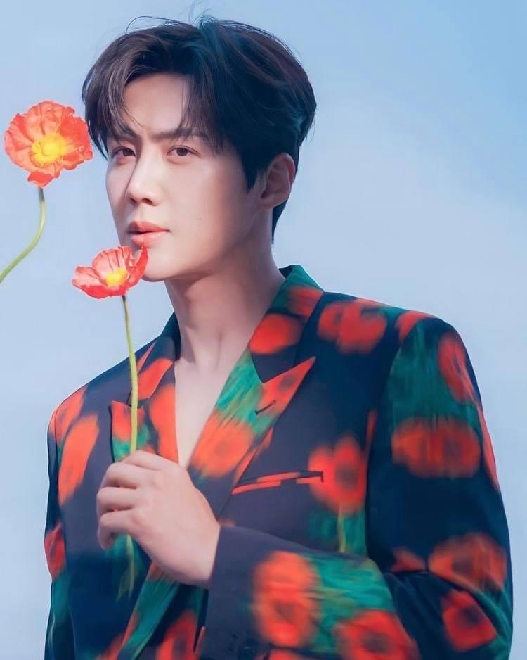 Kim Seon Ho xin lỗi, thừa nhận ép bạn gái phá thai