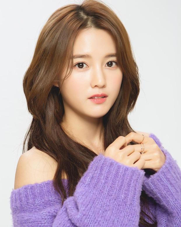 Sao Hàn "khổ sở" vì sinh ra trong gia đình có 13 anh chị em