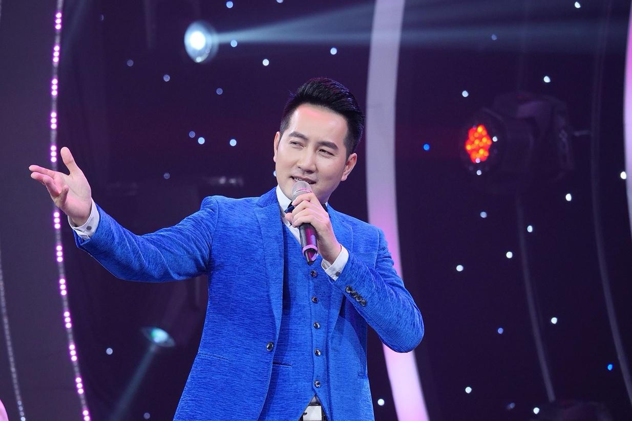 “Nữ hoàng phòng trà” Quỳnh Lan cảm thấy may mắn vì không yêu sớm