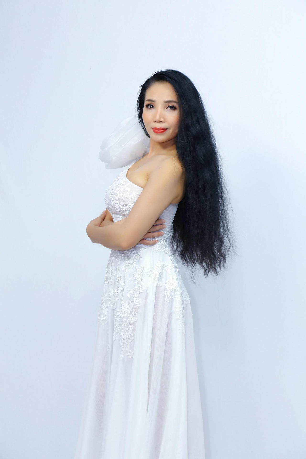 “Nữ hoàng phòng trà” Quỳnh Lan cảm thấy may mắn vì không yêu sớm