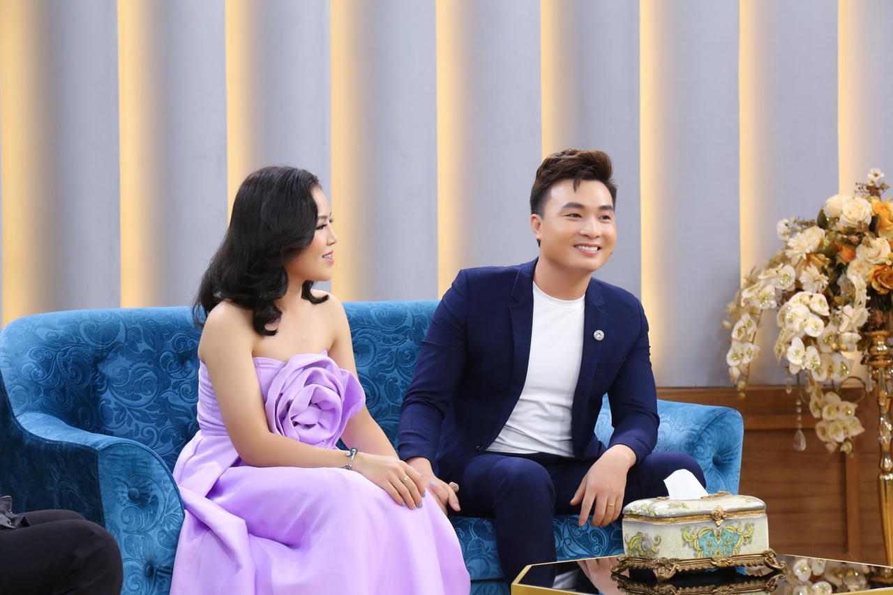 Ca sĩ Đăng Nguyên: Từng muốn chết nhưng được vợ níu ở lại