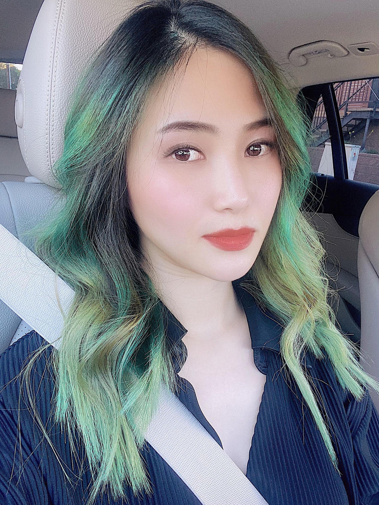 Sau 2 năm sang Mỹ du học, cuộc sống Hương Tràm giờ ra sao?