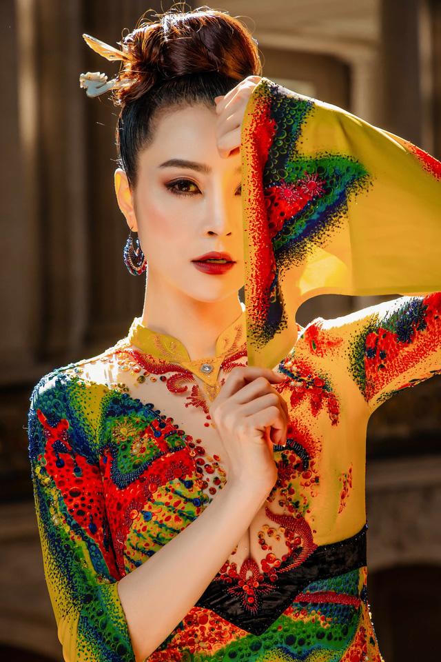 Vì sao nhà thiết kế Đỗ Trịnh Hoài Nam quyết định đem áo dài "Mỹ tiến"?