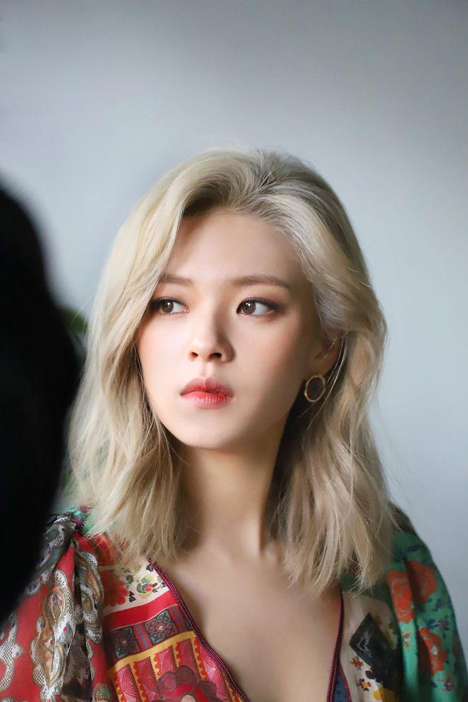 Cách Jeongyeon (TWICE) kiếm 1,5 triệu USD