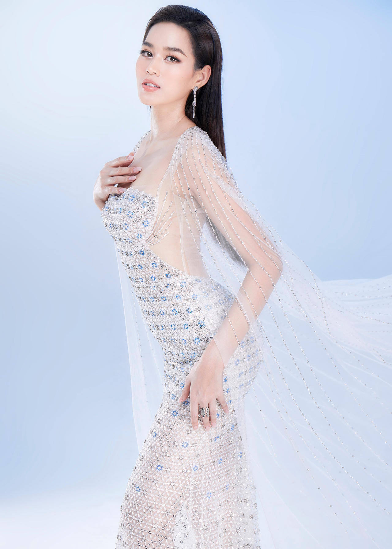 Hoa hậu Đỗ Thị Hà hé lộ trang phục mang đi “chinh chiến” Miss World 2021