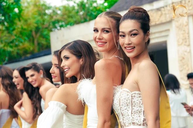 Vương miện của Thiên Ân bị hỏng trước tiệc chào mừng Miss Grand International 2022