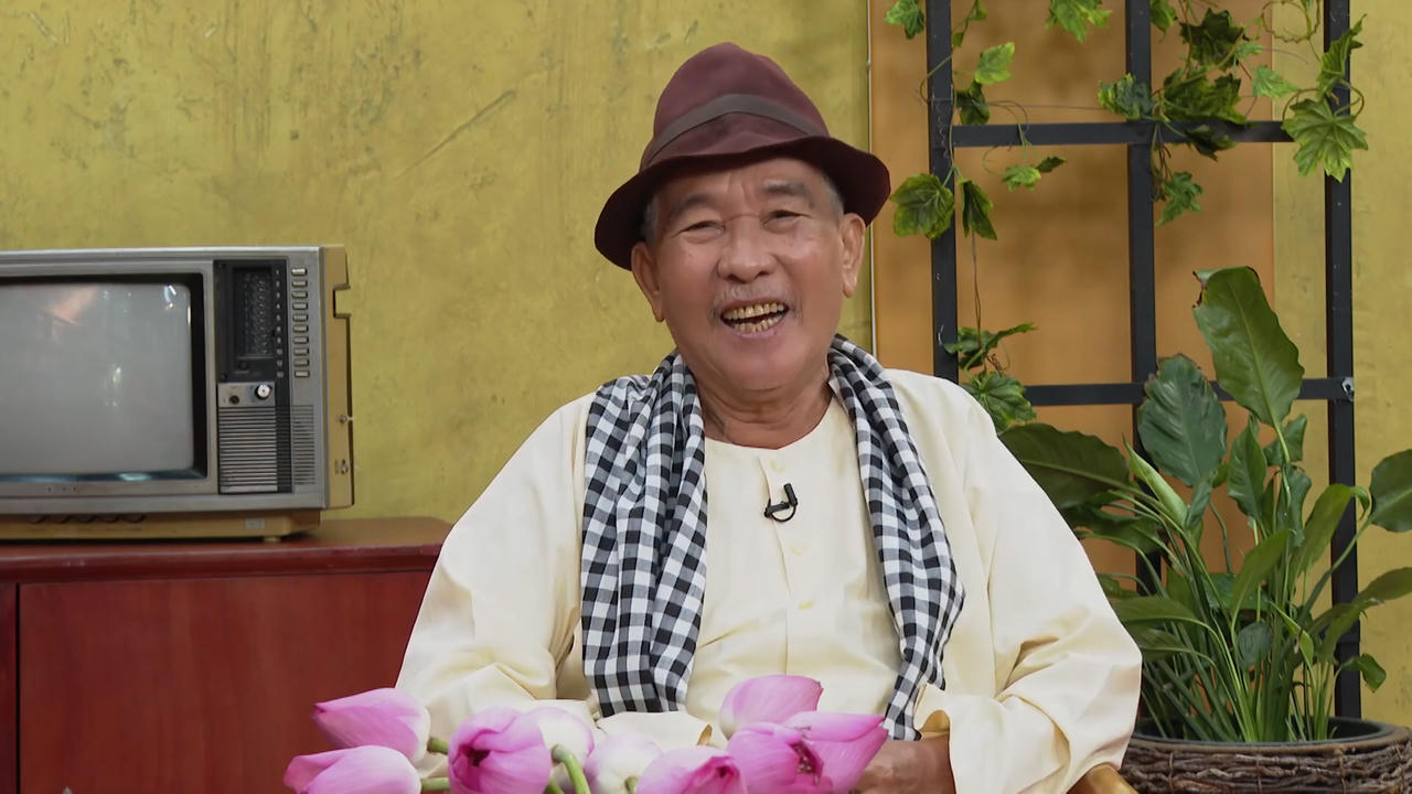 Chuyện nghề của ông giáo làng thất tình bén duyên với nghệ thuật 