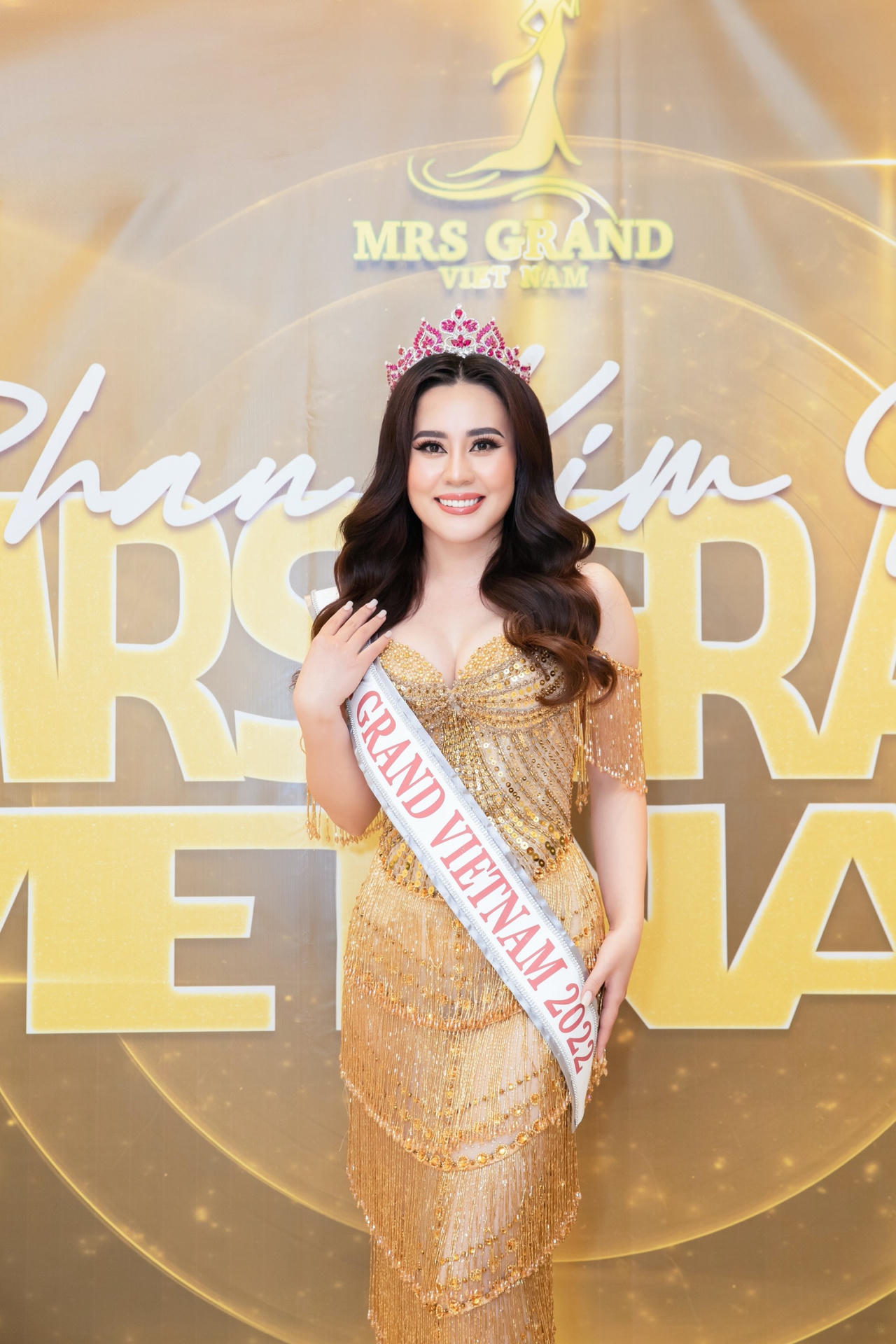 Sao phim “Về nhà đi con” thi Mrs Grand International 2022 