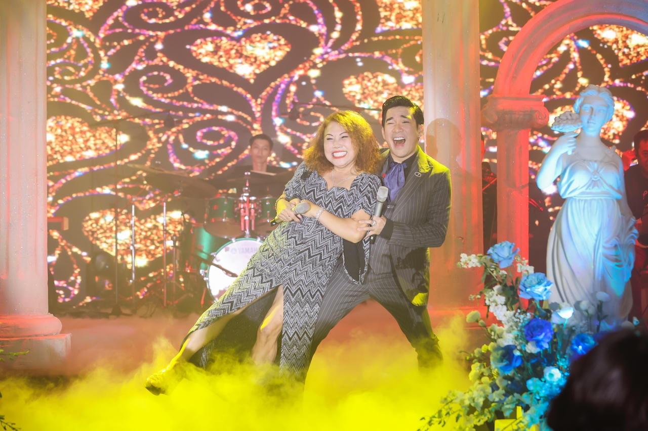 Siu Black tái xuất vì Quang Hà