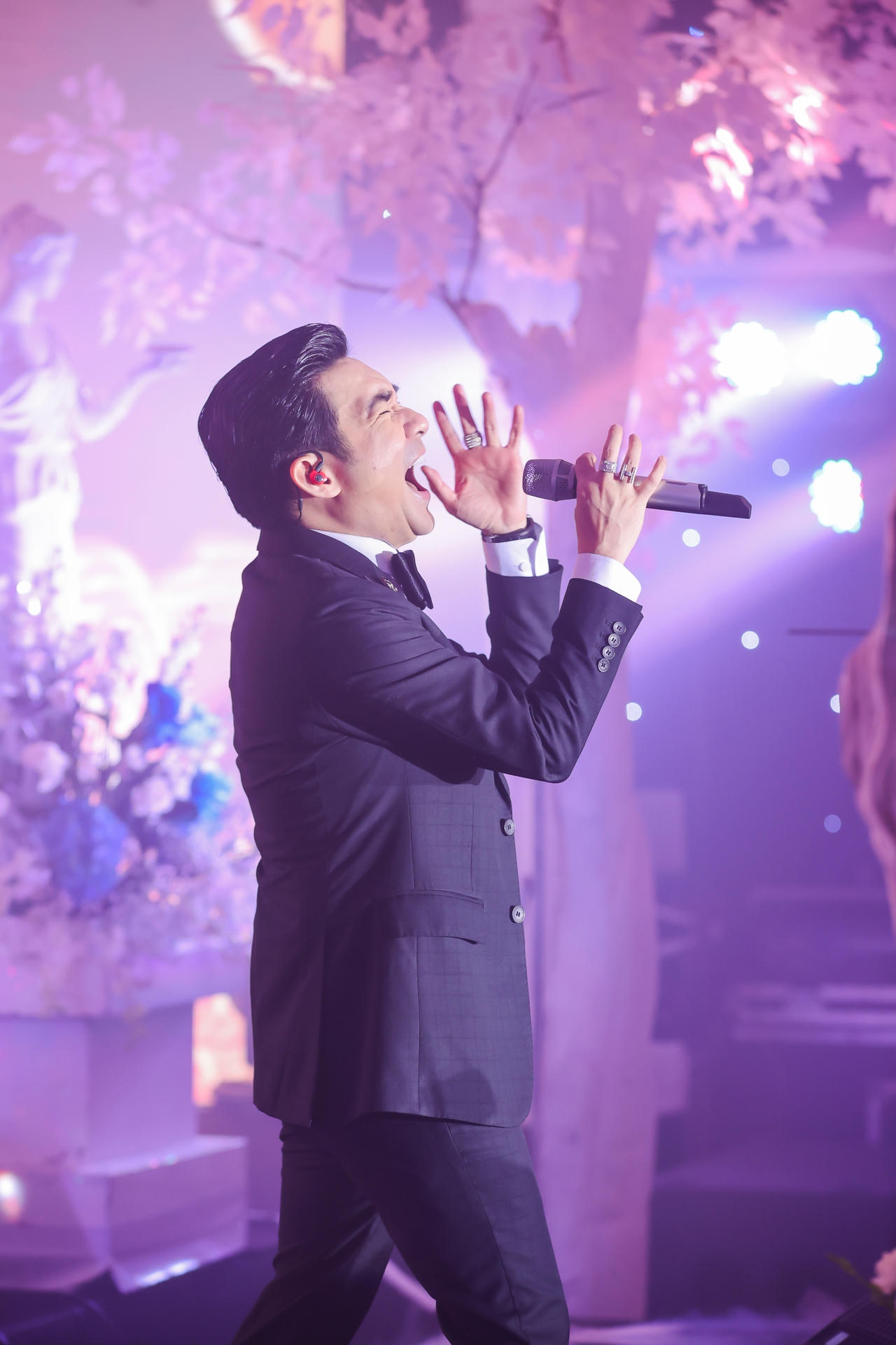 Siu Black tái xuất vì Quang Hà