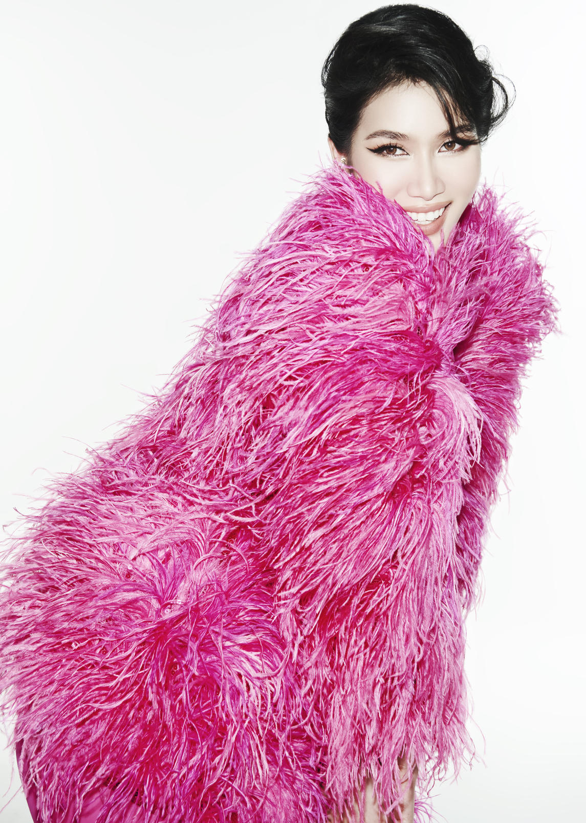 Nhan sắc "Á hậu học giỏi" Phương Anh trước thềm dự thi Miss International 2022