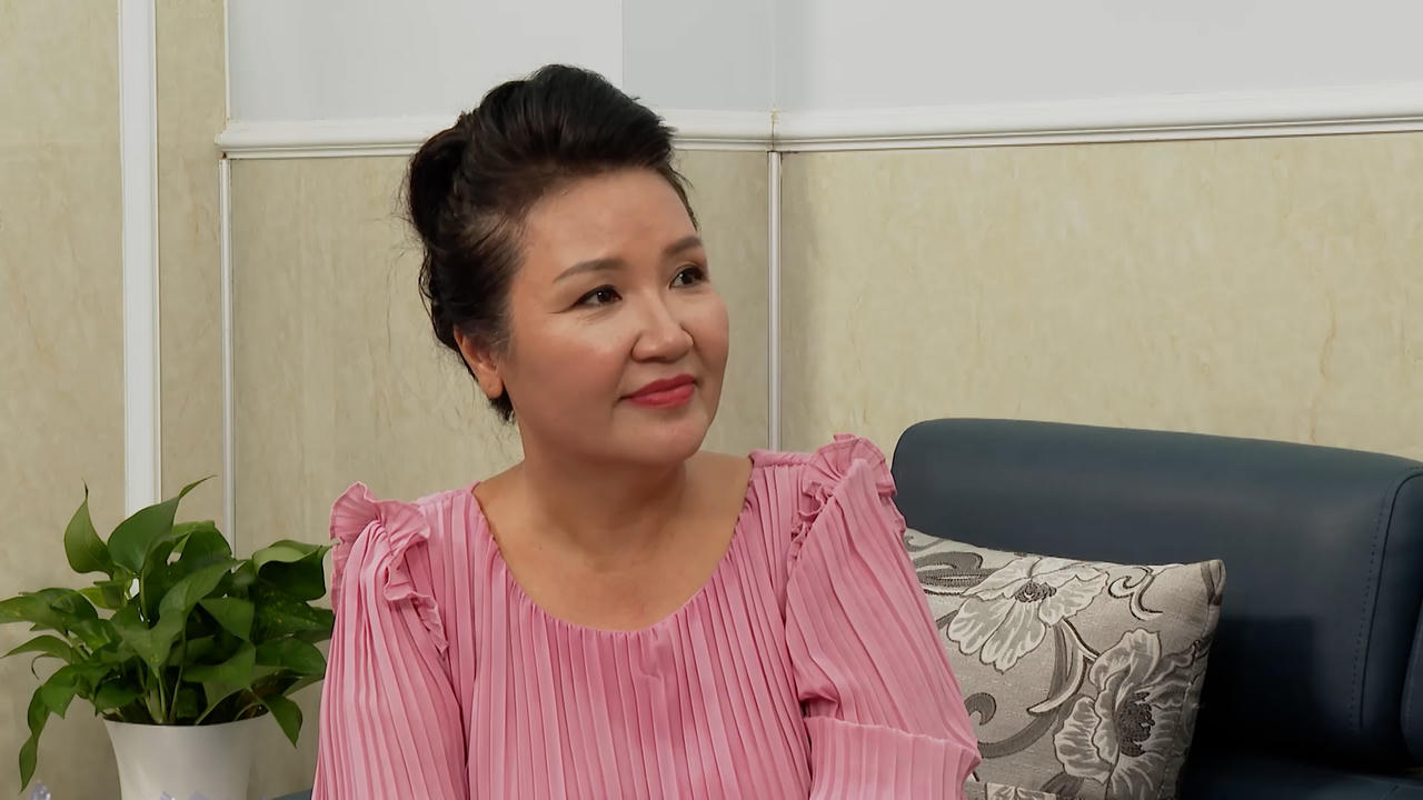 Ngân Quỳnh: Từ nghệ sĩ bị “bơ vơ”đến “mẹ chồng quốc dân” vạn người mê 