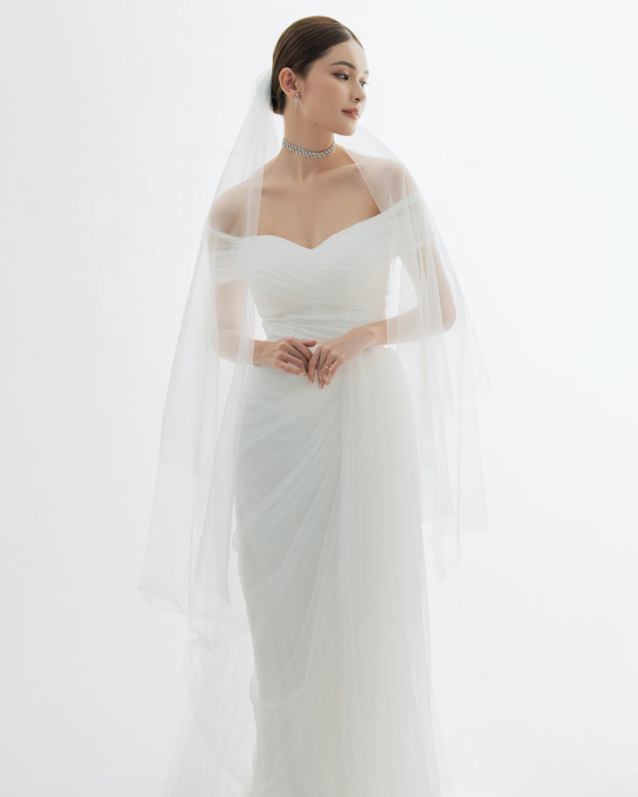 Ảnh cưới ngọt ngào của Á hậu Thùy Dung và chồng doanh nhân 