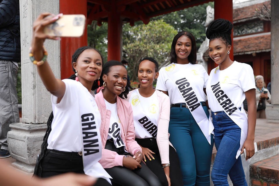 Người dân Vĩnh Phúc hào hứng đón chào Hoa hậu quốc tế 