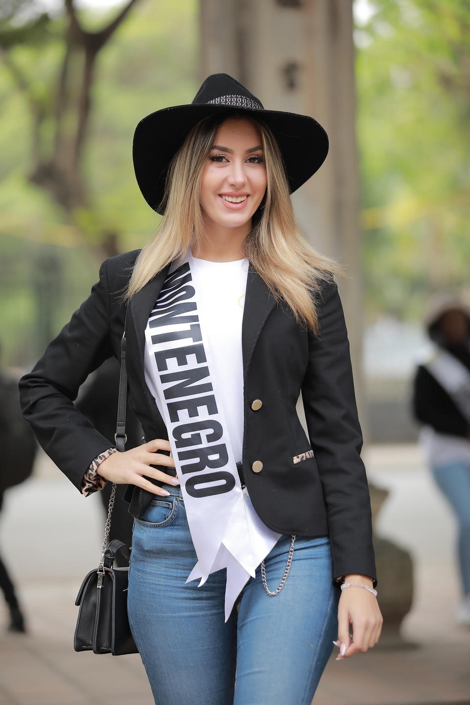 Người dân Vĩnh Phúc hào hứng đón chào Hoa hậu quốc tế 