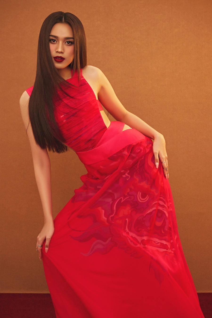 Đỗ Thị Hà làm được gì sau 2 năm đăng quang Hoa hậu Việt Nam? 