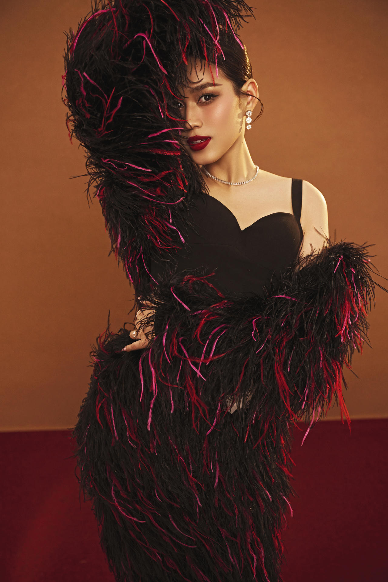 Đỗ Thị Hà làm được gì sau 2 năm đăng quang Hoa hậu Việt Nam? 