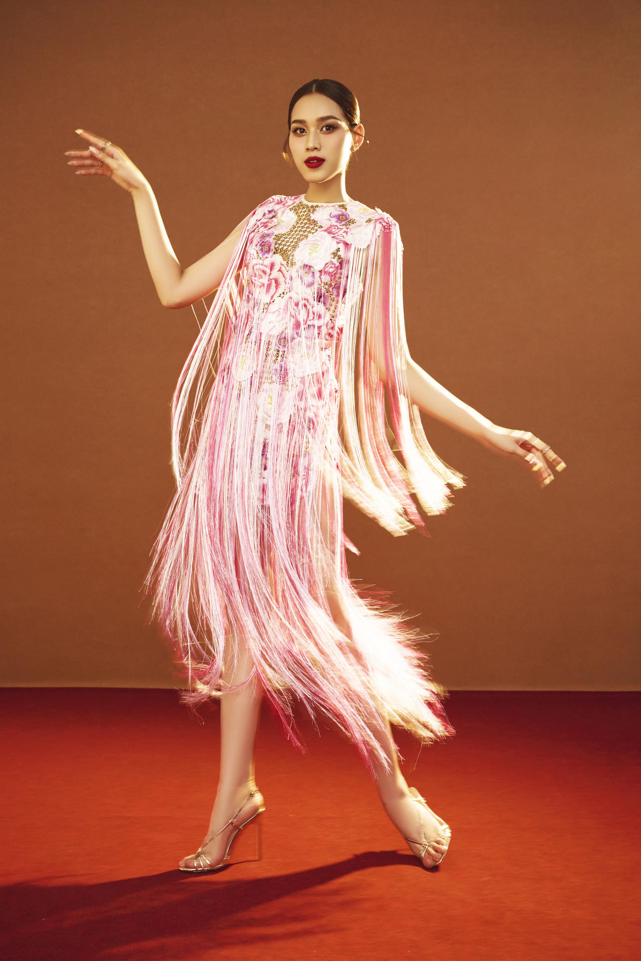 Đỗ Thị Hà làm được gì sau 2 năm đăng quang Hoa hậu Việt Nam? 