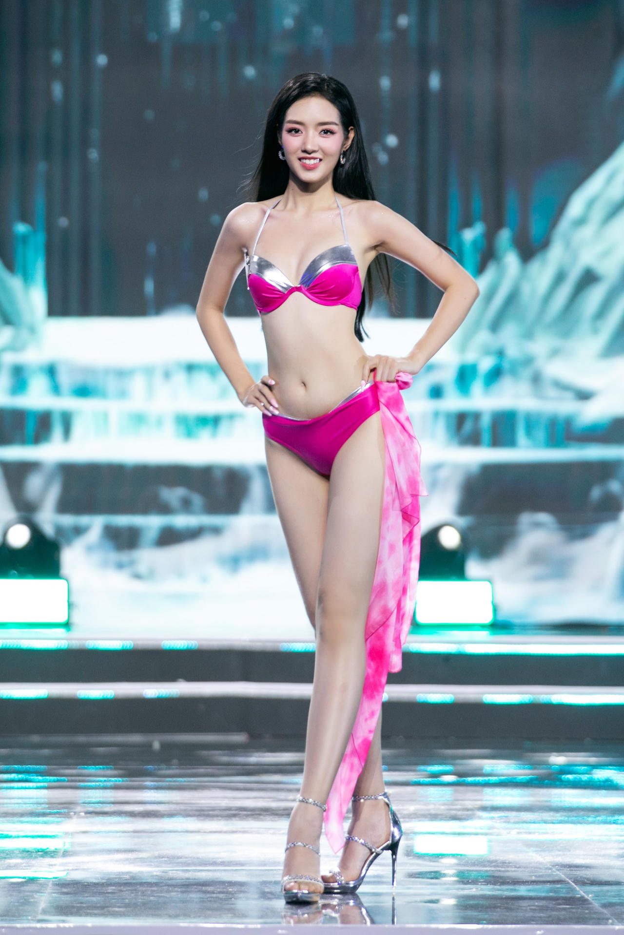 Huỳnh Thị Thanh Thủy đăng quang Hoa hậu Việt Nam 2022