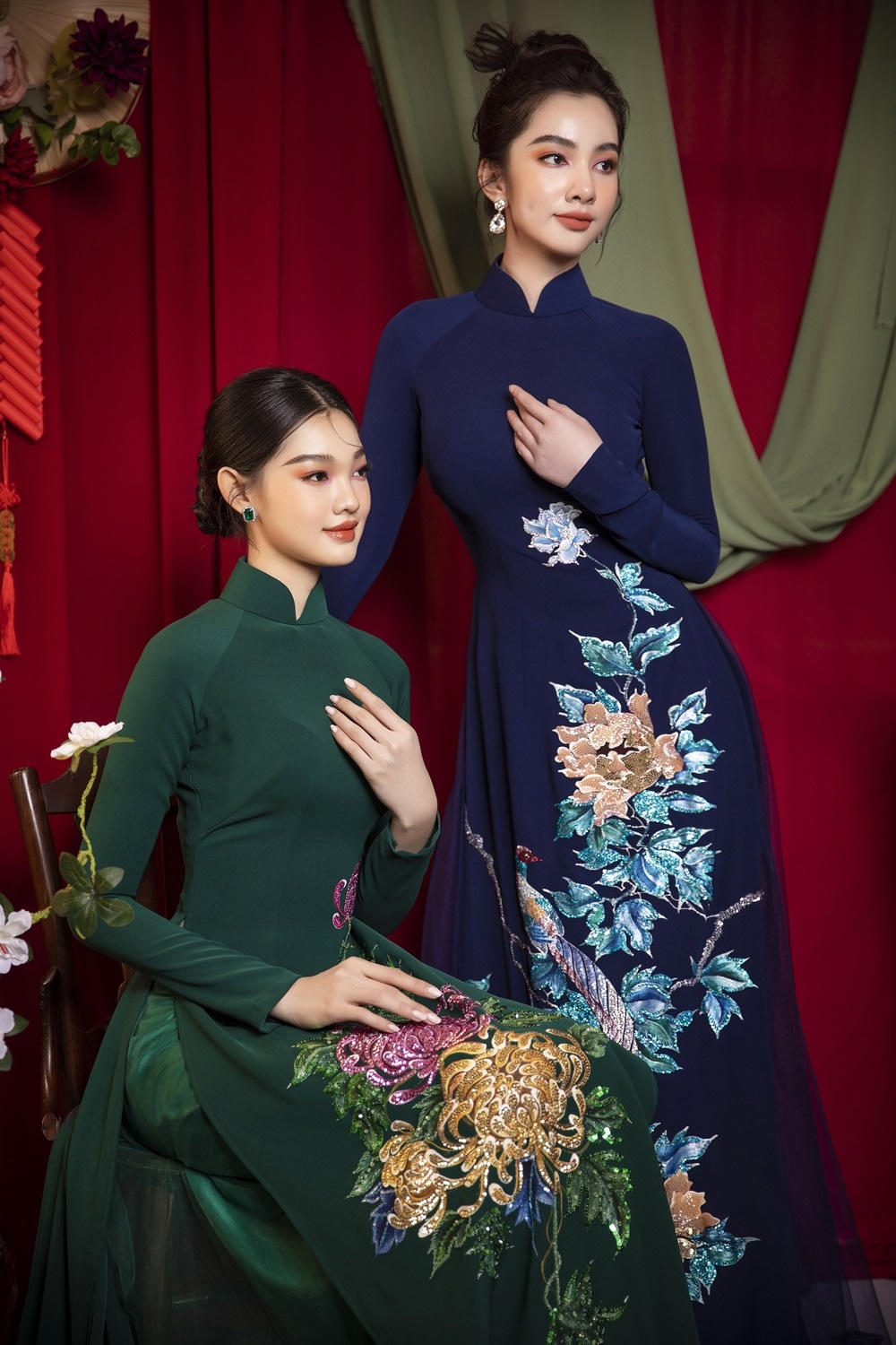 Cẩm Đan, Bé Quyên quyến rũ trong trang phục truyền thống.