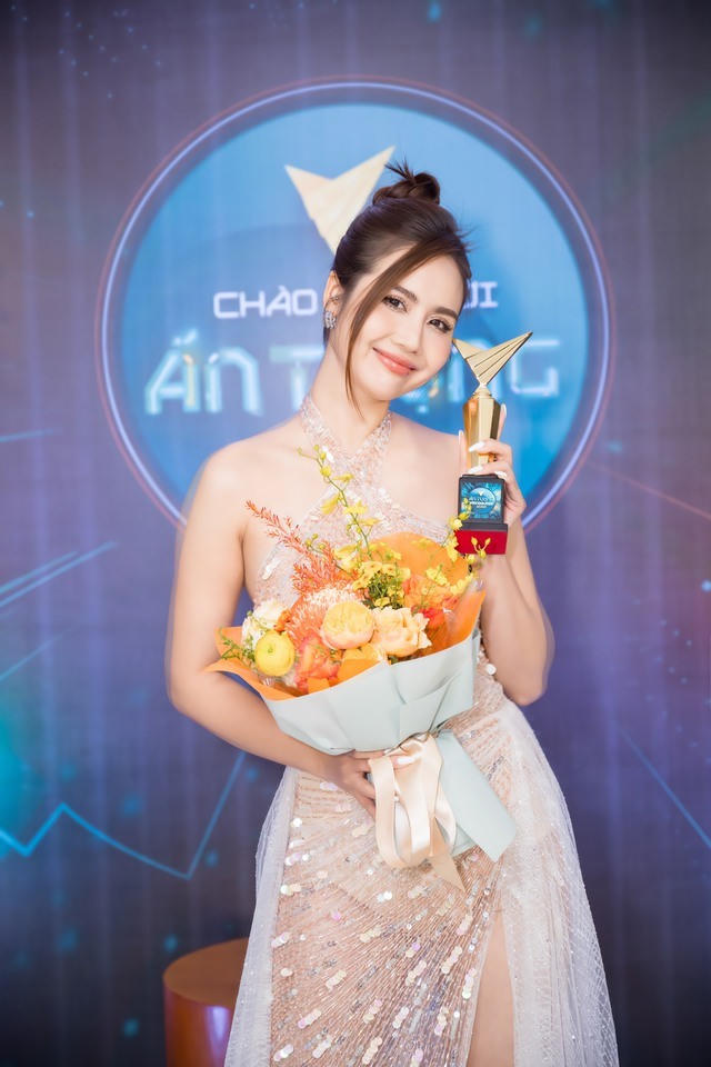  Thanh Sơn, Huyền Lizzie thắng giải VTV Awards 2022