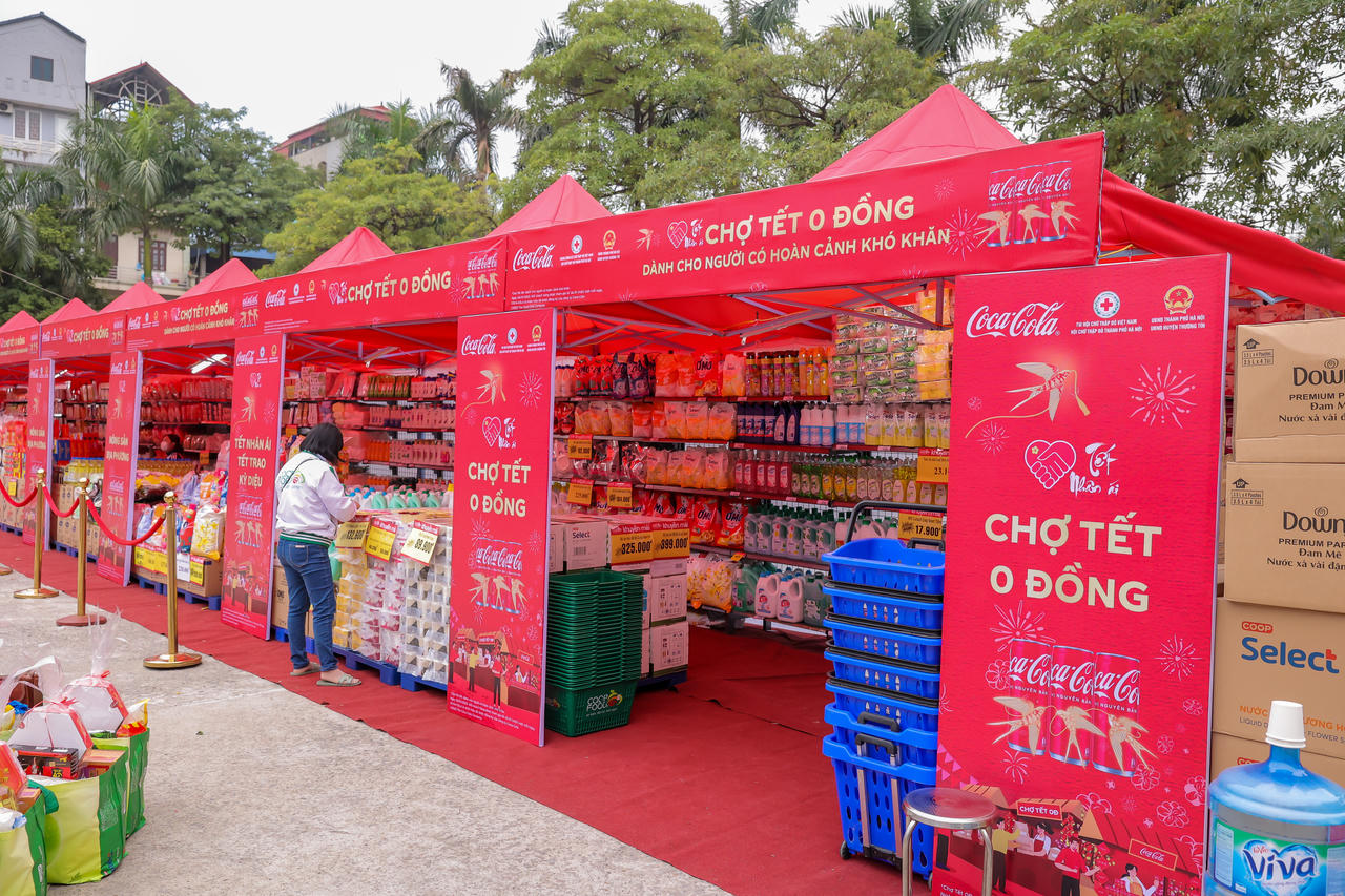 “Chợ Tết 0 đồng”: Sự kiện ý nghĩa giúp người nghèo đón Tết ấm no 