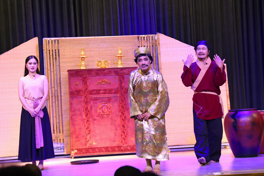 NSƯT Hoài Linh đóng kịch Tết Nguyên đán 2023 cùng Minh Nhí, Cát Phượng 