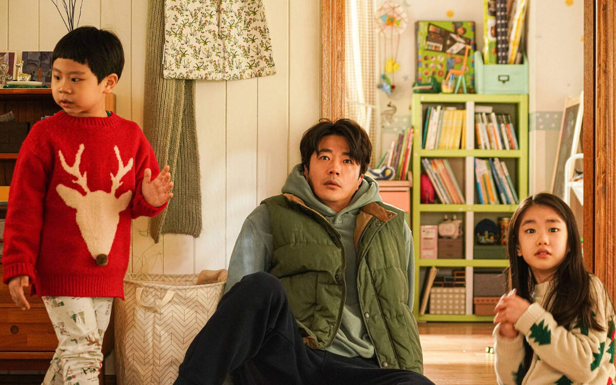 “Ông hoàng nước mắt” Kwon Sang Woo đối đầu “thái tử” Joo Ji Hoon trên phòng vé Tết