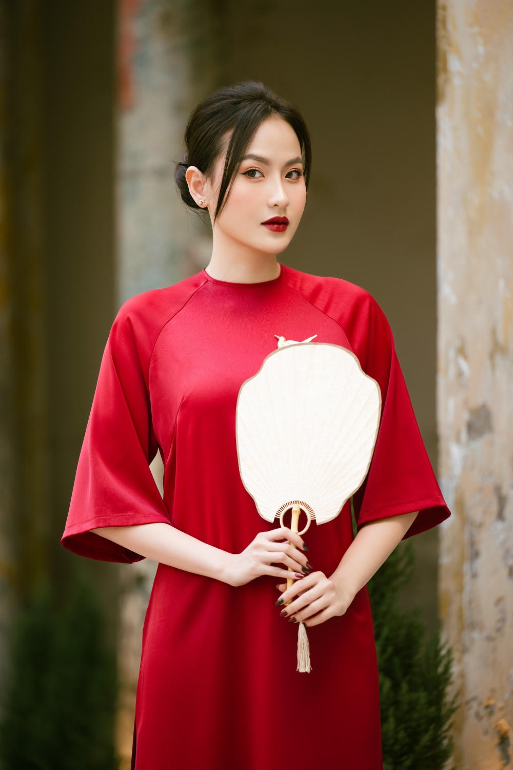 Hoa hậu Khánh Ngân diện áo dài tự thiết kế, hé lộ kế hoạch năm 2023