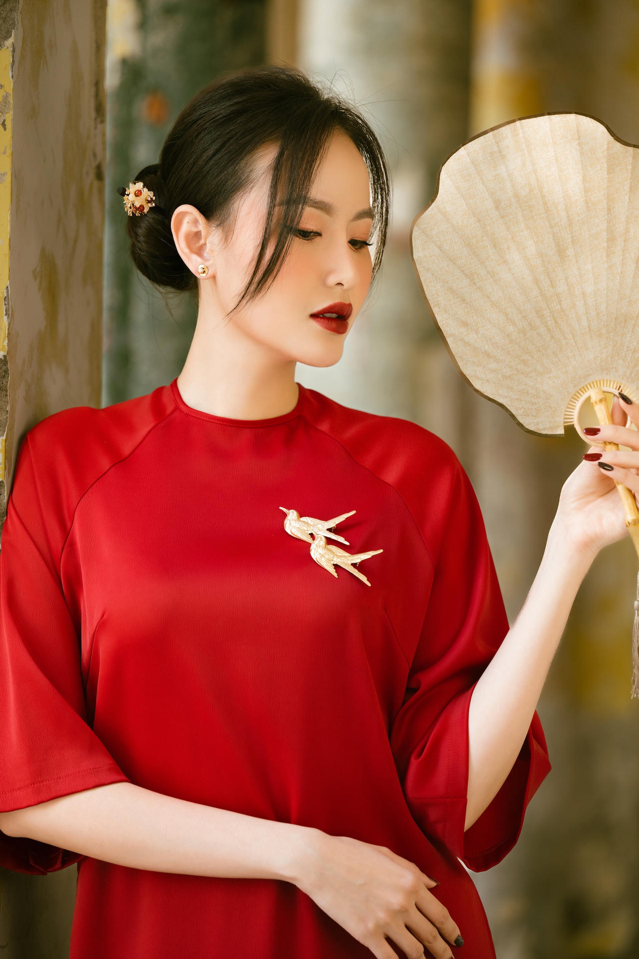 Hoa hậu Khánh Ngân diện áo dài tự thiết kế, hé lộ kế hoạch năm 2023