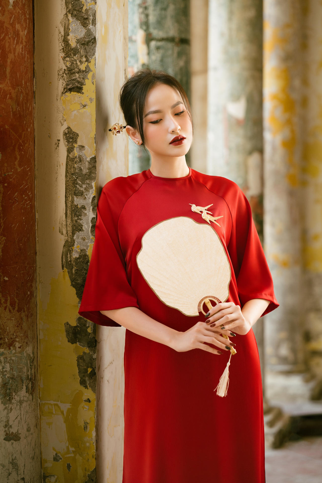 Hoa hậu Khánh Ngân diện áo dài tự thiết kế, hé lộ kế hoạch năm 2023