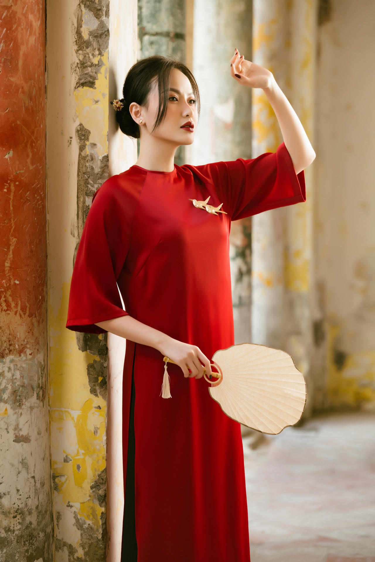 Hoa hậu Khánh Ngân diện áo dài tự thiết kế, hé lộ kế hoạch năm 2023