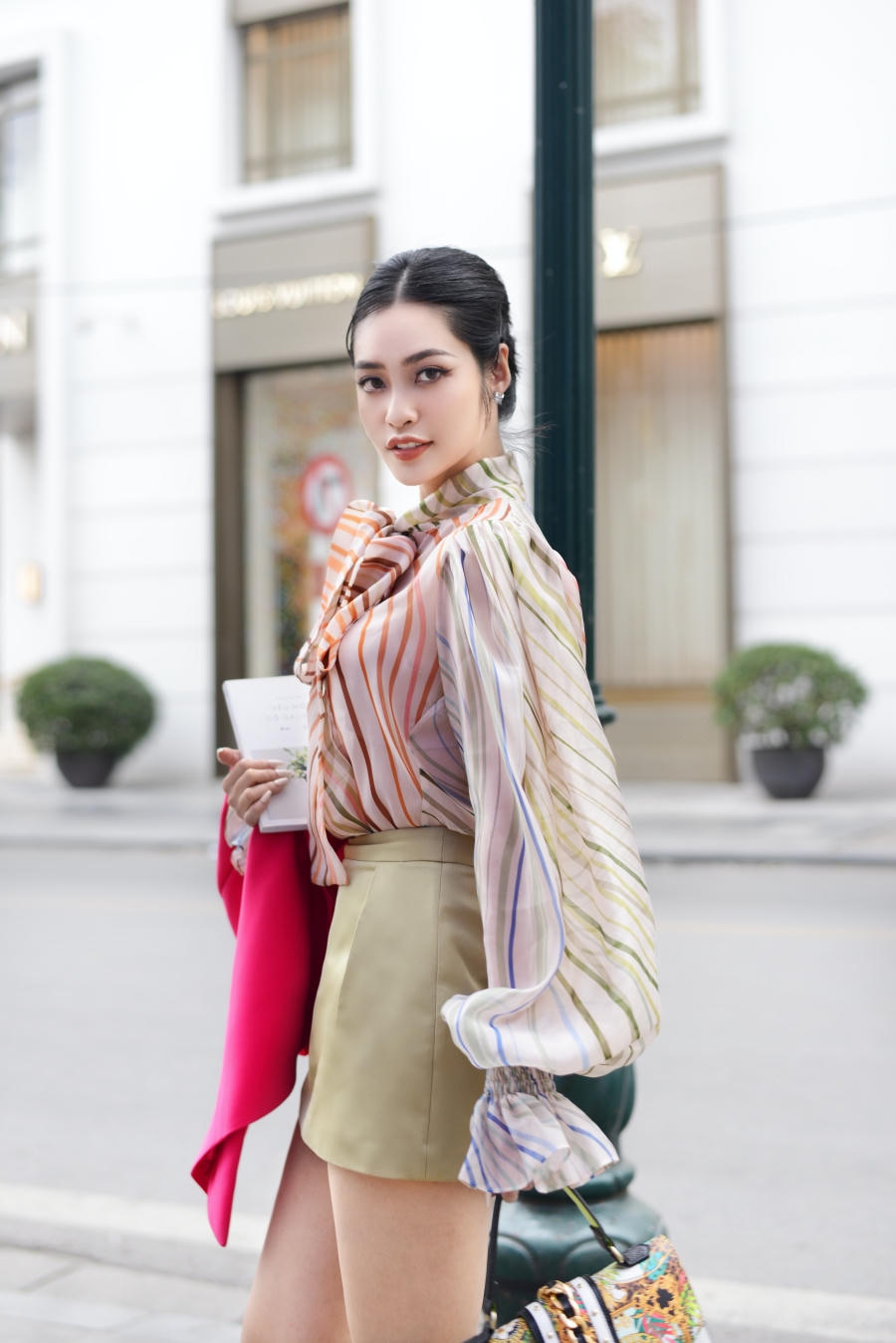 “Lấn sân” làm MC bị chê, Hoa hậu Nông Thúy Hằng nói gì?