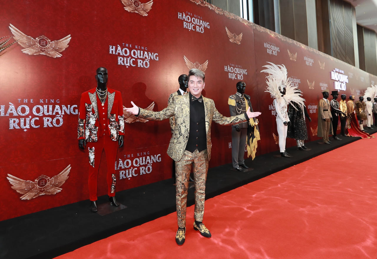 Trấn Thành khóc nức nở khi nói về 4 chữ “hào quang rực rỡ” của người nghệ sĩ