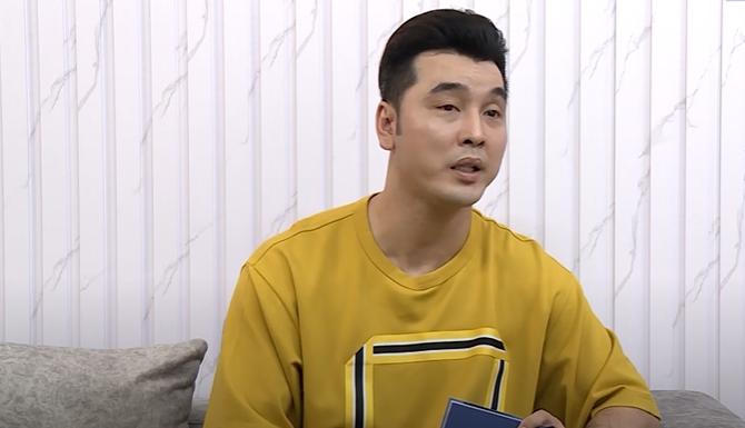 Ưng Hoàng Phúc trải lòng về cú sốc buộc rời sân khấu