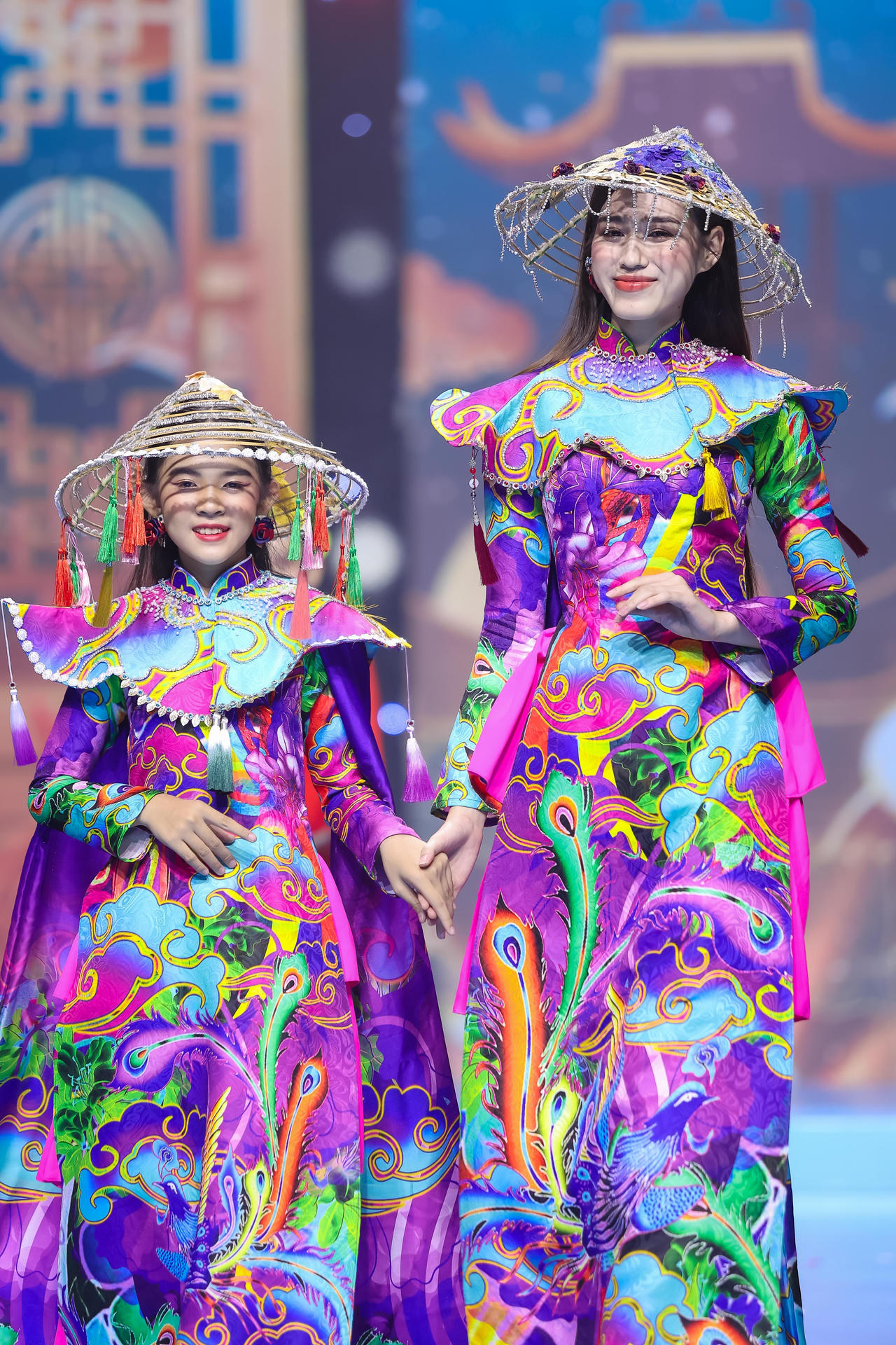 Nghệ sĩ Phi Điểu diễn thời trang, tiết lộ lý do miệt mài làm việc ở tuổi 91