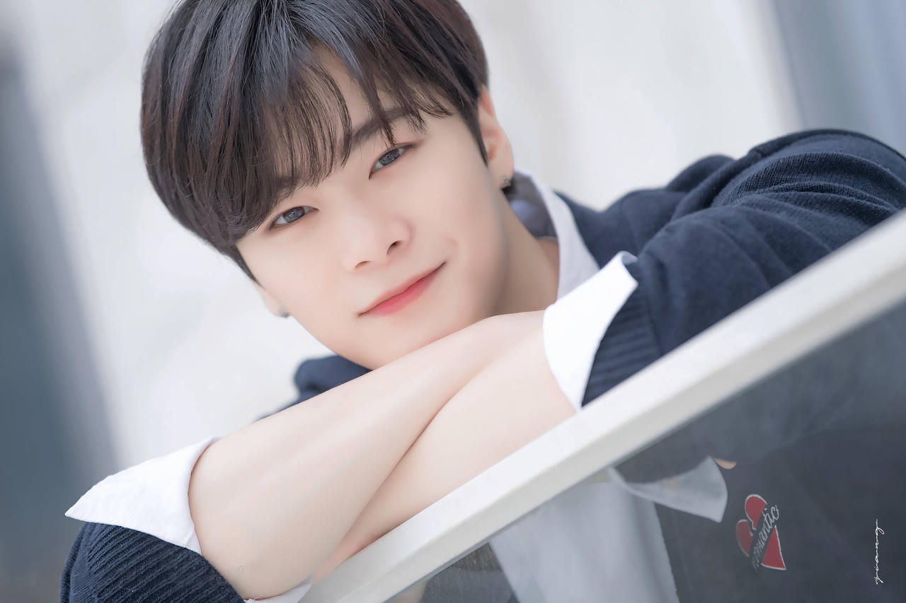 Làng giải trí Hàn Quốc bàng hoàng vì tin Moonbin (Astro) qua đời ở tuổi 25